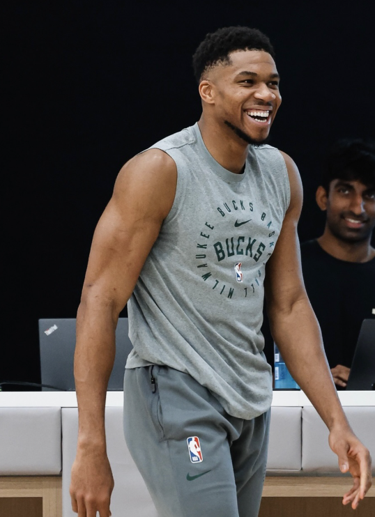 Horário e onde assistir ao vivo Bucks x Kings, pela NBA