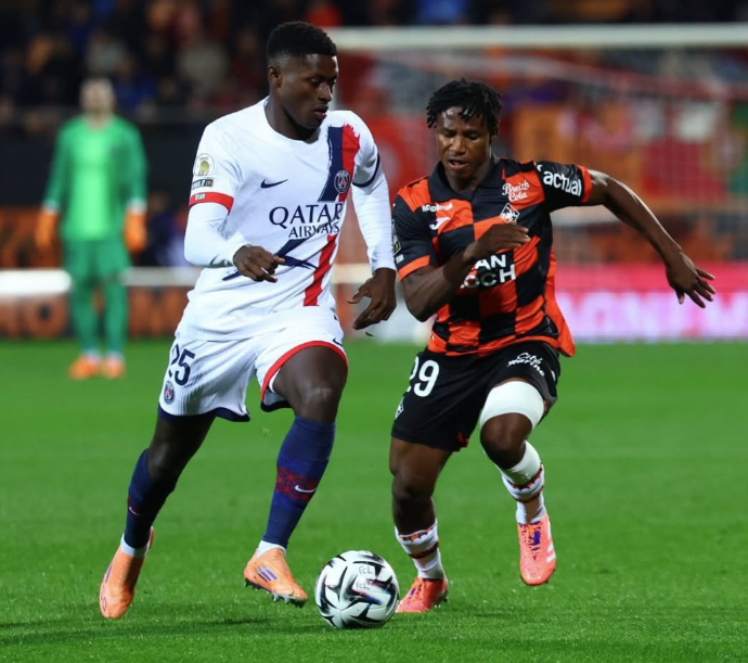 Brasileiro marca para o Lorient, e PSG tropeça fora de casa no Campenato Francês