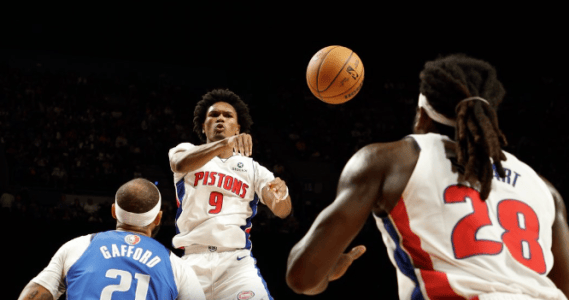 Detroit Pistons venceu o Dallas Mavericks nesse sábado (1º)