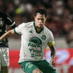 Chapecoense marca no fim e empata com Remo em duelo direto no G4 da Série B
