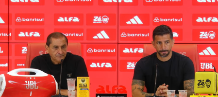 À esquerda, Ramón Díaz, e à direita, Emiliano Díaz, líderes da comissão técnica do Inter