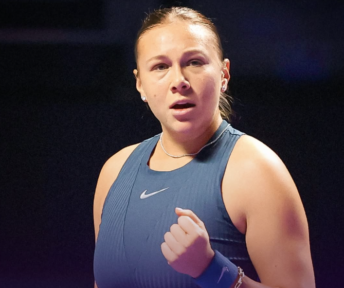 Anisimova supera Swiatek e avança às semifinais do WTA Finals