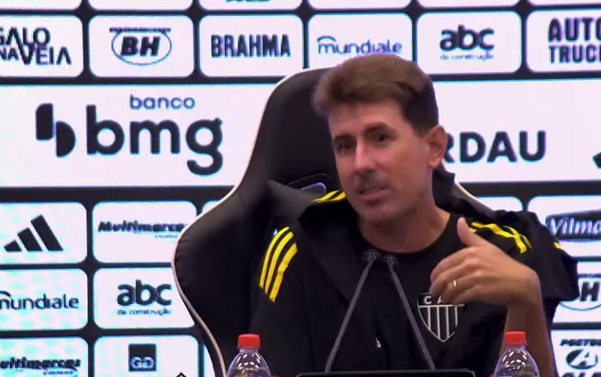 Auxiliar de Sampaoli se derrete por Rogério Ceni após goleada do Atlético: ‘Fantástico’
