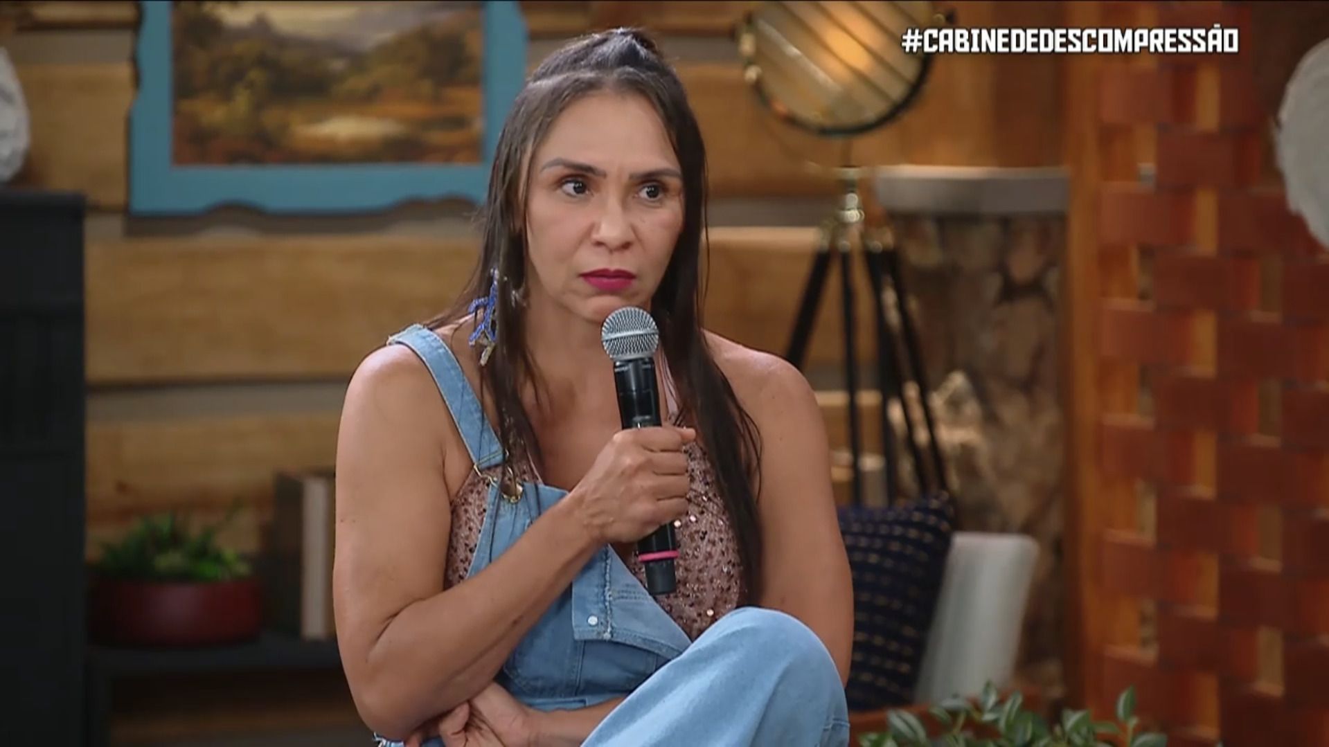 Yoná admite furto e expõe Michelle após sair de A Fazenda 17: 'Tá na mala'