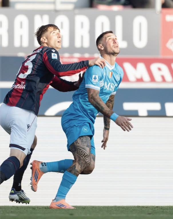 Napoli perde para Bologna e deixa liderança do Campeonato Italiano