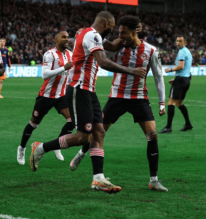 Ex-Cruzeiro marca duas vezes, e Brentford vence Newcastle pela Premier League
