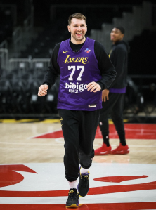 Lakers enfrentam o Thunder pela NBA