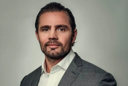 Defesa de Daniel Vorcaro contesta alegação de fuga e solicita revogação da prisão