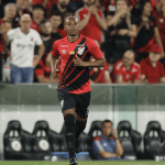 Ídolo do Athletico-PR e do Manchester City, Fernandinho anuncia aposentadoria