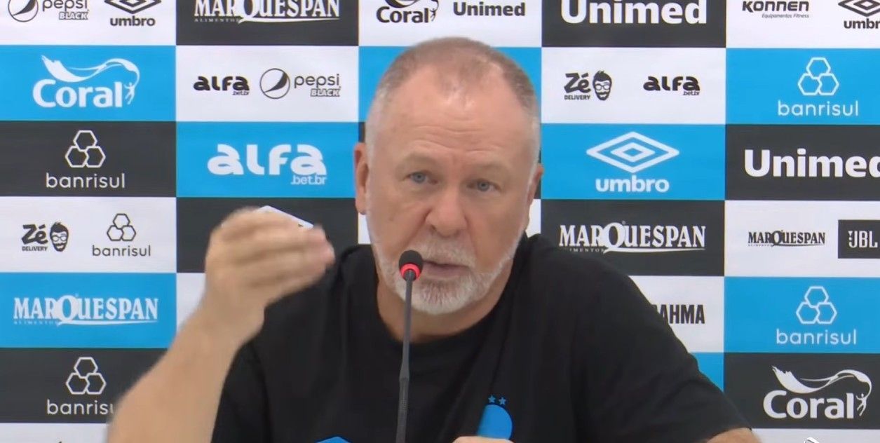 Mano Menezes assume culpa da derrota do Grêmio para o Botafogo: 'Dificuldade tática'