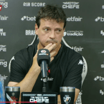 Diniz comenta recuperação e celebra ‘reforço’ do Vasco: ‘Podemos considerar titular’
