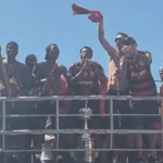 Jogadores do Flamengo provocam rival carioca e Palmeiras em festa do título da Libertadores