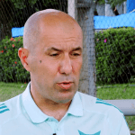 Técnico do Cruzeiro, Jardim abre o jogo sobre polêmica do gramado sintético no Brasil