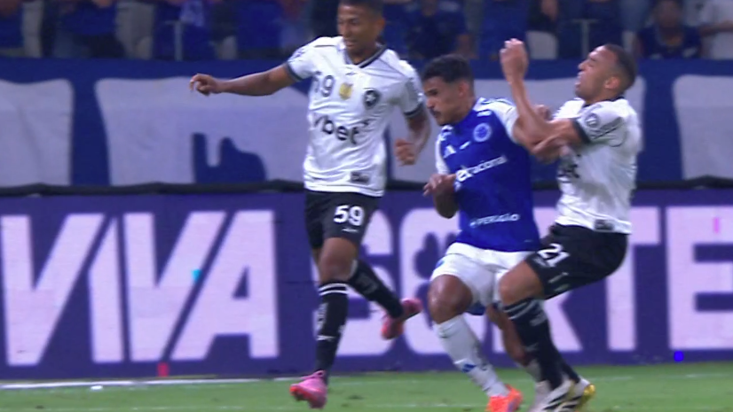 Cruzeiro x Botafogo: foi pênalti de Kaiki em Marçal? Comentarista analisa