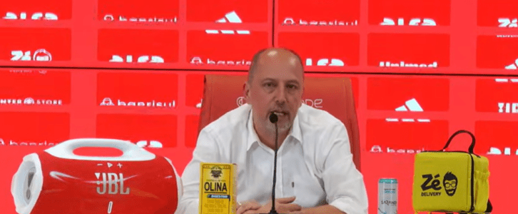 Barcellos falou após a coletiva de Abel Braga