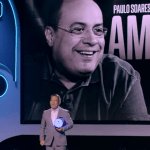 Paulo Soares, o 'Amigão', é homenageado durante o Bola de Prata 2025