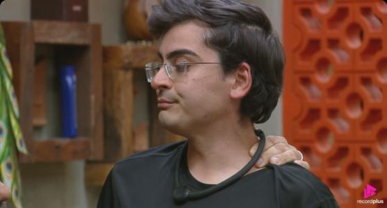 Dudu Camargo chora em A Fazenda 17