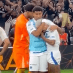 Matheus Pereira chora após eliminação do Cruzeiro para o Corinthians na Copa do Brasil