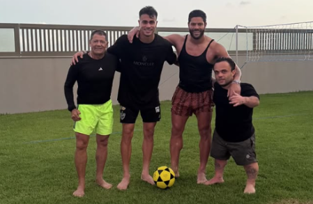Reinier e Hulk participaram de desafio de futevôlei em João Pessoa
