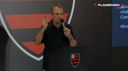 Luiz Eduardo Baptista, presidente do Flamengo, em reunião do Conselho Deliberativo na Gávea