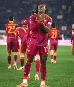 Manu Koné marcou um dos gols da vitória da Roma