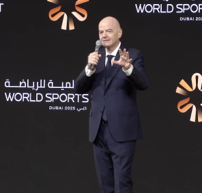 Gianni Infantino durante Cúpula Mundial de Esportes, em Dubai