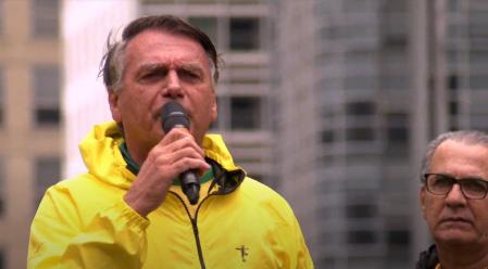 Bolsonaro dará aval a novo texto da anistia mesmo do hospital, diz Sóstenes | CNN Brasil