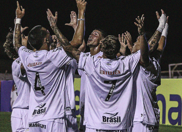 Com brilho de Mateus Xavier, Santos goleia Real Brasília na estreia pela Copinha