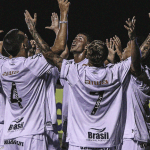Com brilho de Mateus Xavier, Santos goleia Real Brasília na estreia pela Copinha