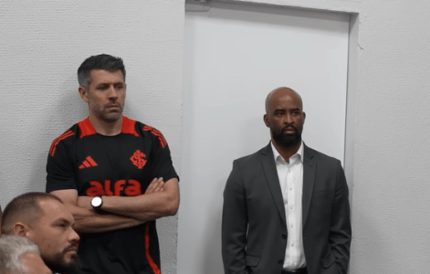 À esquerda, Paulo Pezzolano, e à direita, Fabinho Soldado, treinador e diretor executivo do Inter