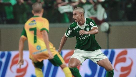 Jogador do Palmeiras em partida nesta segunda (5)