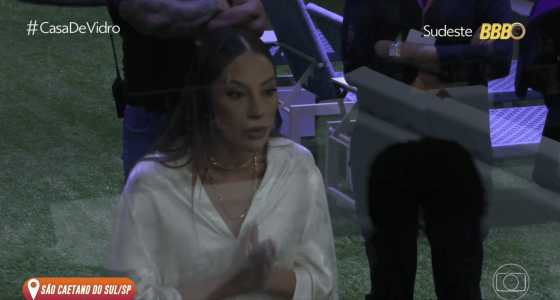 Renata esteve na casa de vidro