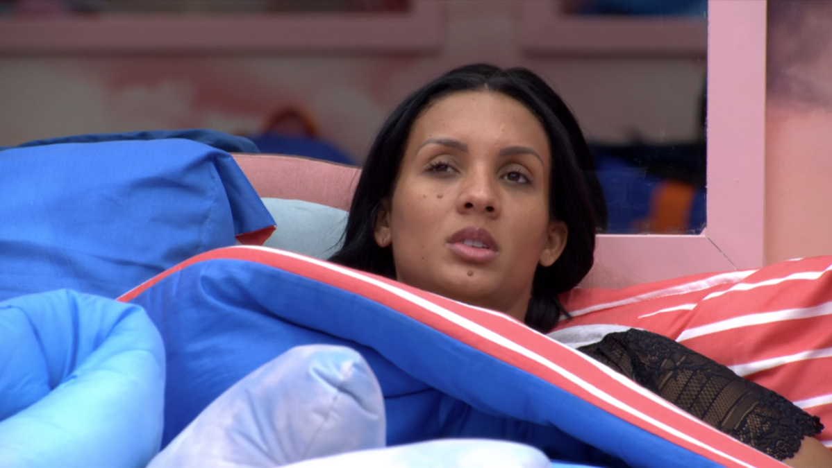BBB 26: Maxiane expressa paixão por participante: 'Quero beijar na boca'