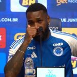 Gerson vai às lágrimas em apresentação no Cruzeiro, explica motivo e cita família