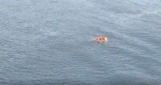 Pescador foi resgatado à deriva