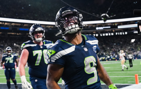 Kenneth Walker III celebra em Seahawks 41 x 6 49ers, pelos pelos playoffs da NFL em 2026