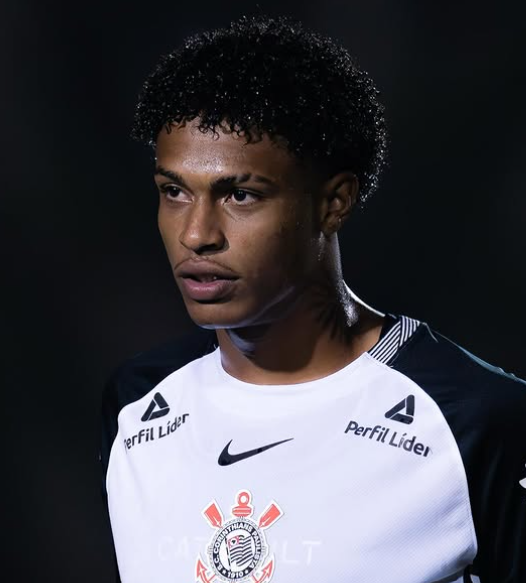 Corinthians demonstra interesse em comprar centroavante da Copinha
