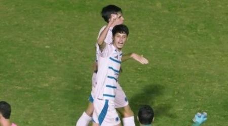 Eduardo Bape ao marcar o segundo gol do Cruzeiro diante do Grêmio