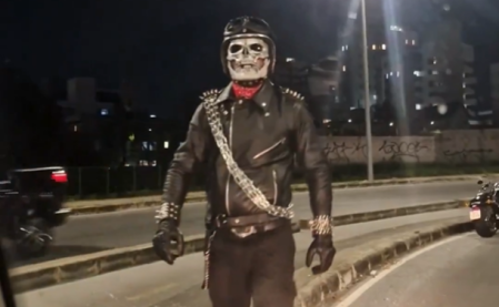 Motoqueiro fantasma ajudou motorista em viaduto de Belo Horizonte