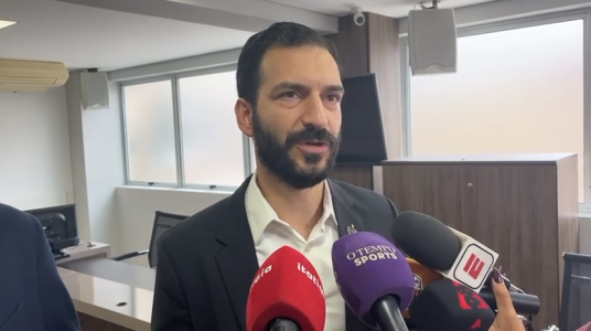 Pedro Daniel, CEO do Atlético, durante conselho técnico na FMF