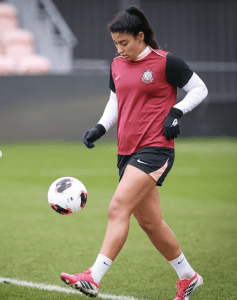 Duda Sampaio durante treino do Corinthians