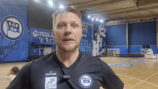 Gustavinho, técnico do Pinheiros