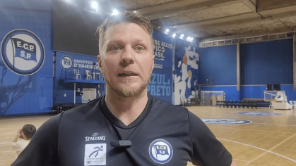 Gustavinho, técnico do Pinheiros