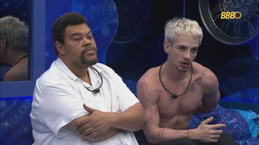 Babu e Juliano conversam com Milena e Ana Paula