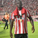 Estudiantes anuncia cancelamento de transferência de atacante ao Athletico-PR