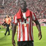 Estudiantes anuncia cancelamento de transferência de atacante ao Athletico-PR