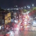 Casas desabam no RJ, e uma mulher segue soterrada