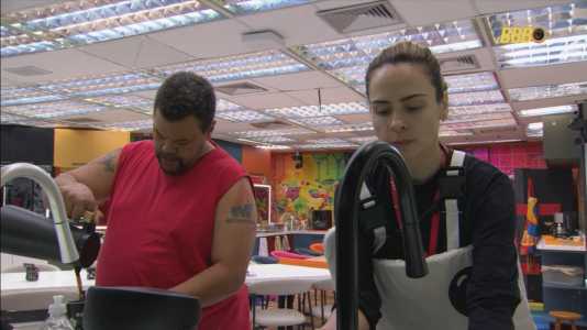 Babu e Ana Paula Renault fecham aliança
