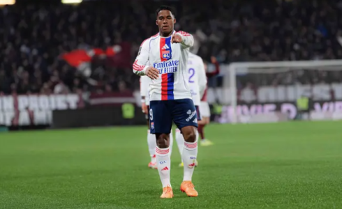 Endrick durante jogo do Lyon