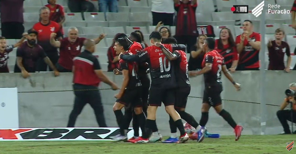 Viveros perde dois pênaltis, mas Athletico-PR 'massacra' Foz do Iguaçu pelo Paranaense